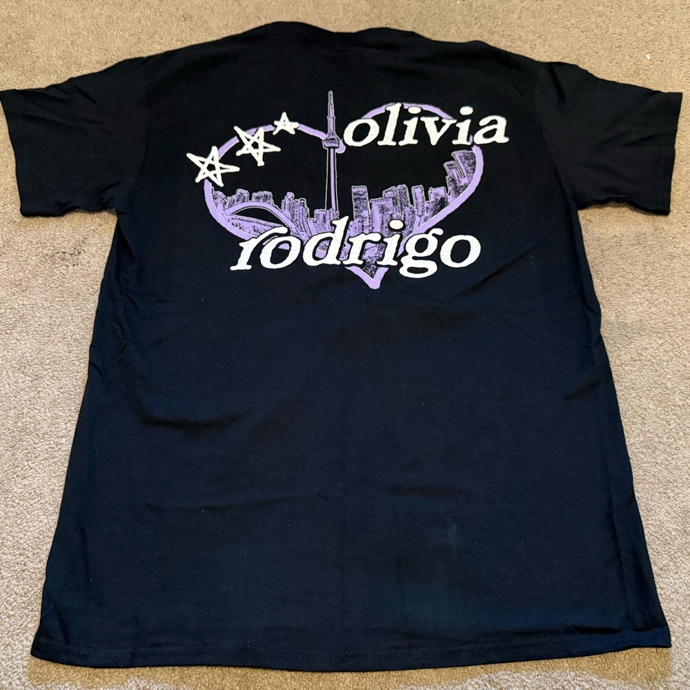 Olivia Rodrigo black tour tee - Picture 3 of 3